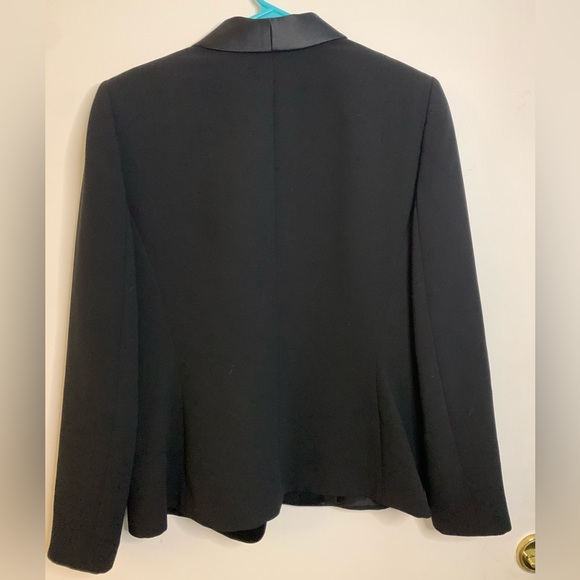 Vintage Tahari Blazer - Picture 3 of 4